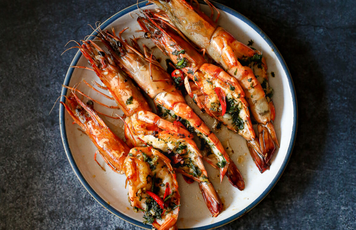 GRILLED PRAWNS WITH A SPICY BUTTER SAUCE