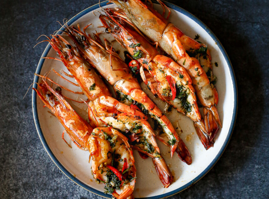 GRILLED PRAWNS WITH A SPICY BUTTER SAUCE